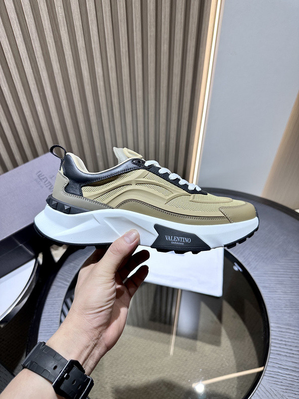 Va1e*ntin0 sneaker