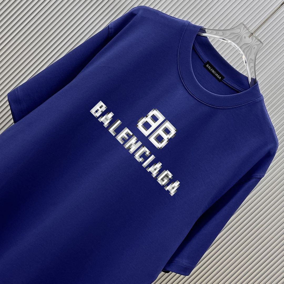 Ba1en*iaga Clothes