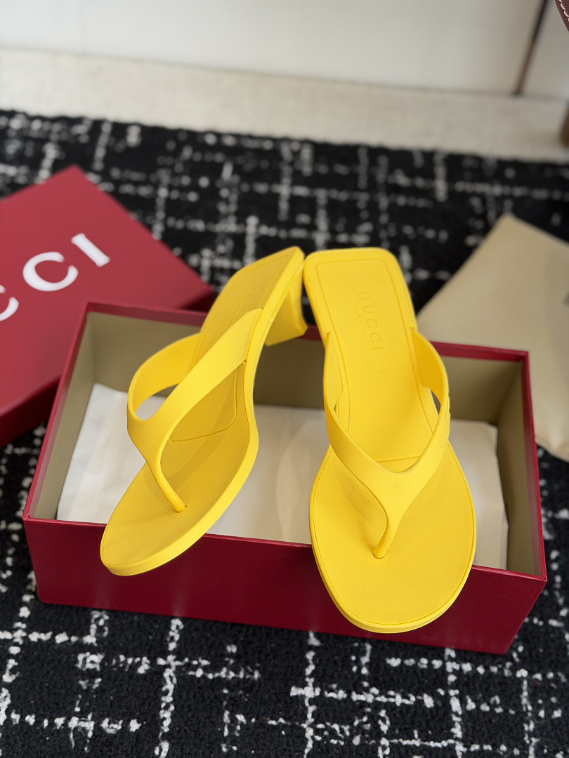 Gvc*1 SANDALS