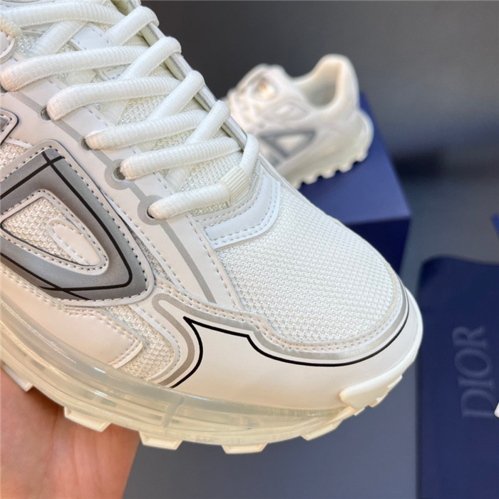dio* sneaker