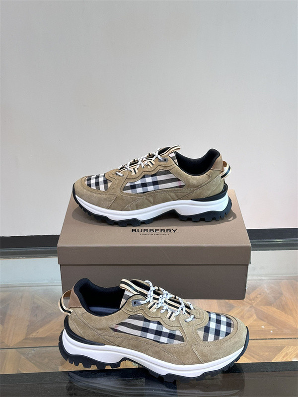 B**rry sneaker