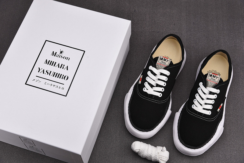 Ma*s*n mihara yasuhiro sneaker
