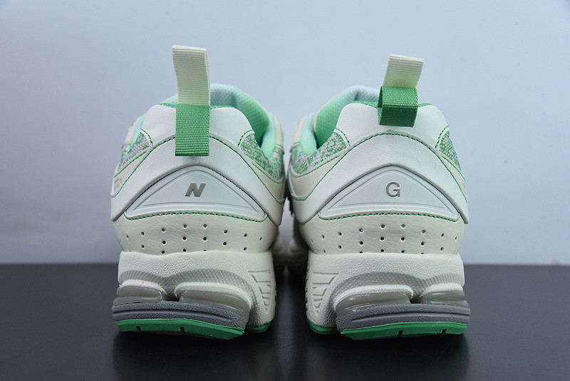 new balance sneaker