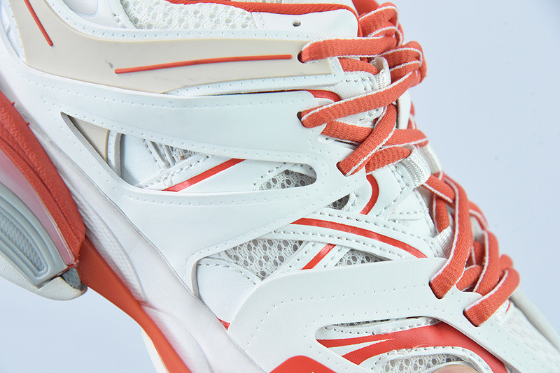 bc track sneaker