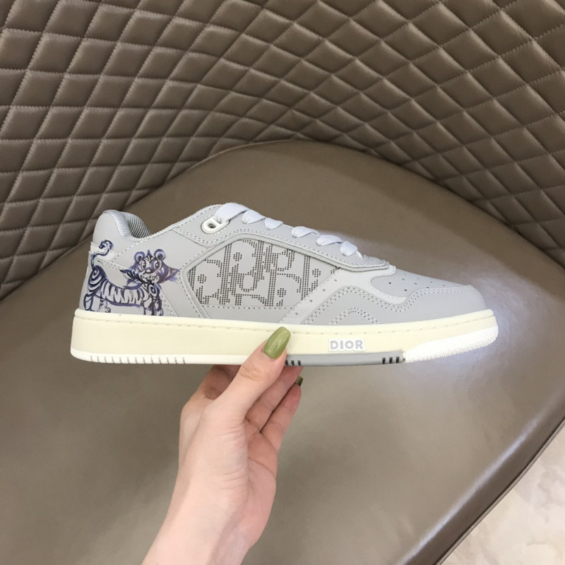 dio* sneaker