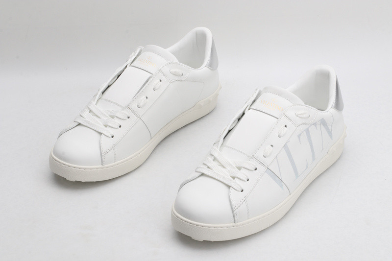 Va1e*ntin0 garavani sneaker
