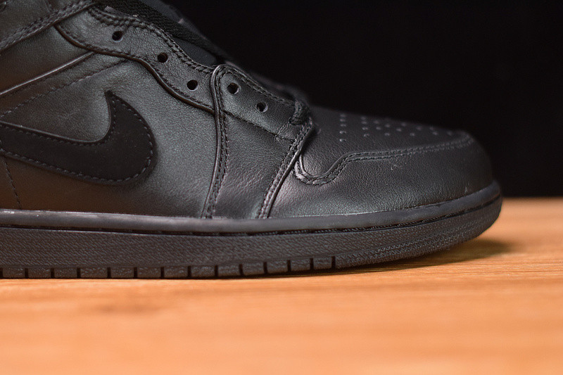 air jordan 1 mid “deep black” 554725-090