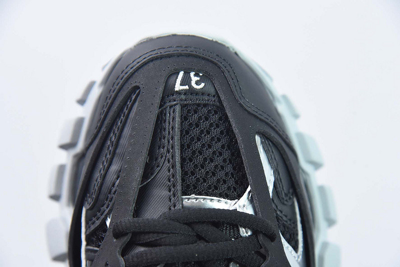 bc track sneaker