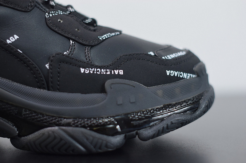 bc triple s trainer 524039 w06e1 2021