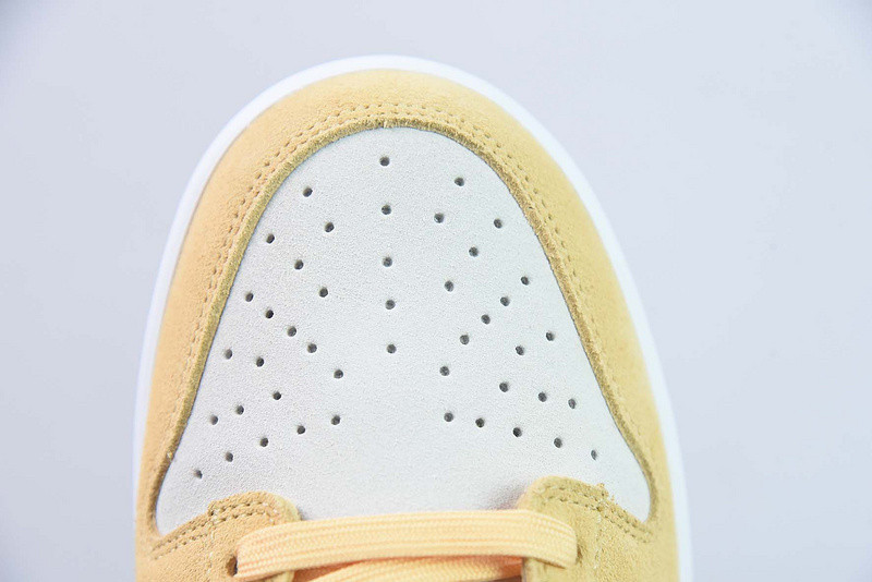 nike dunk low gold suede dv7411-200
