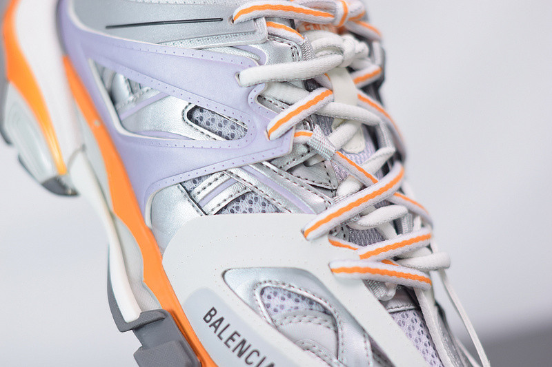 bc track sneaker
