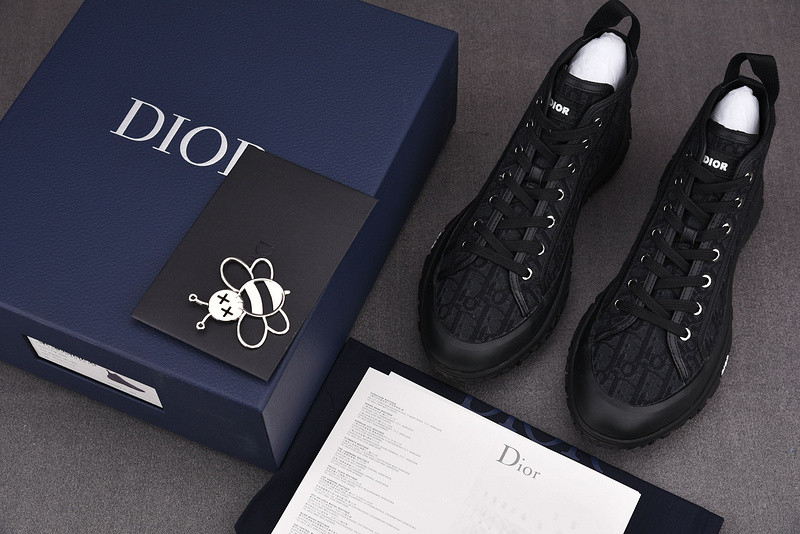 dio* sneaker