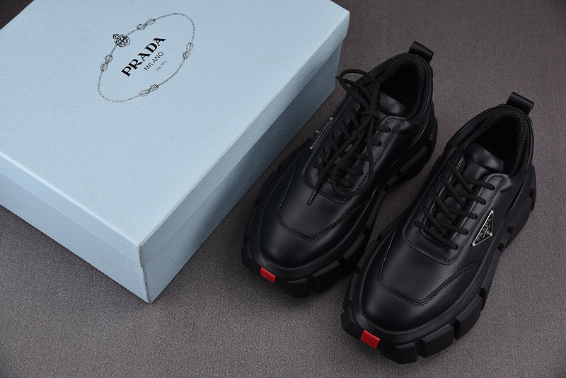 pr sneaker