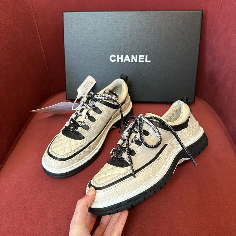 Ch**el sneaker