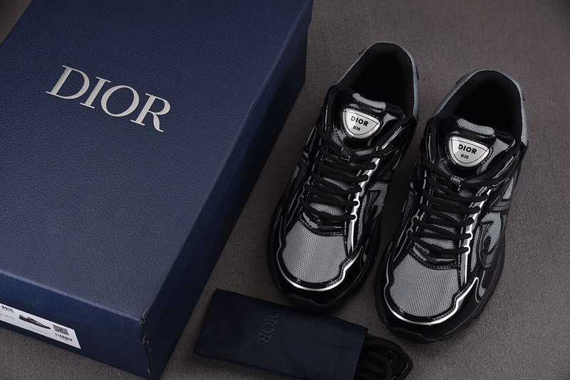DIO* SNEAKER