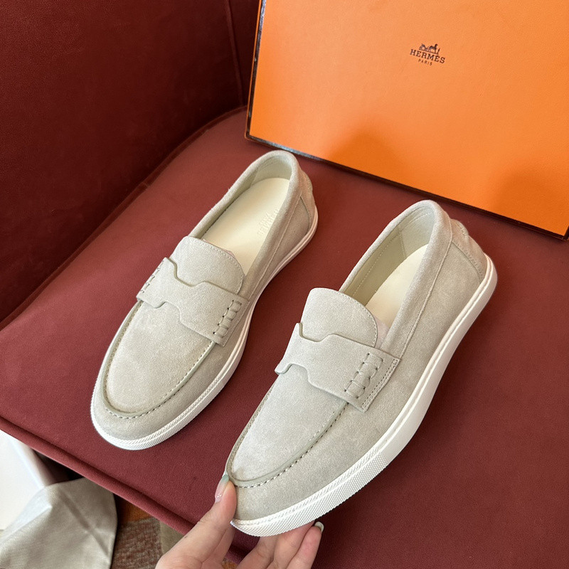 H**me5 sneaker