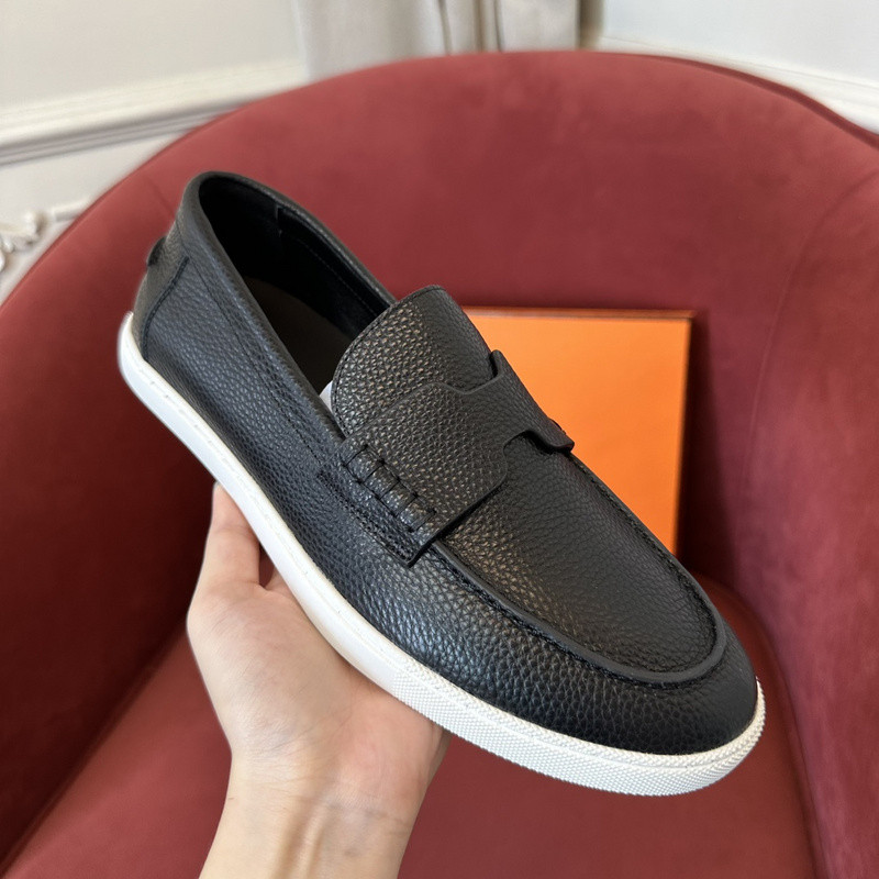 H**me5 sneaker