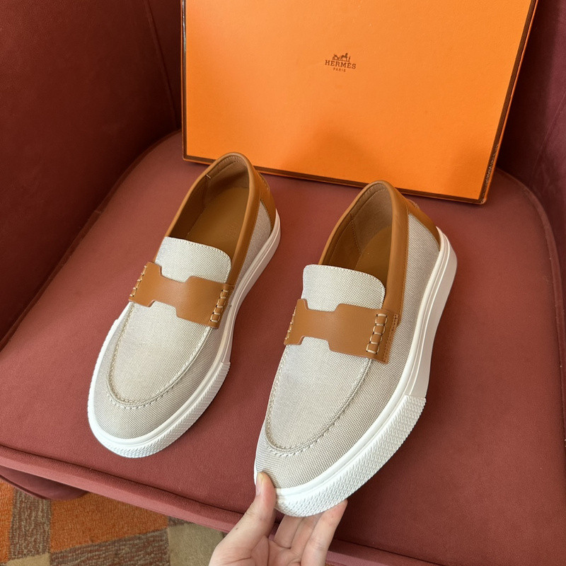 H**me5 sneaker