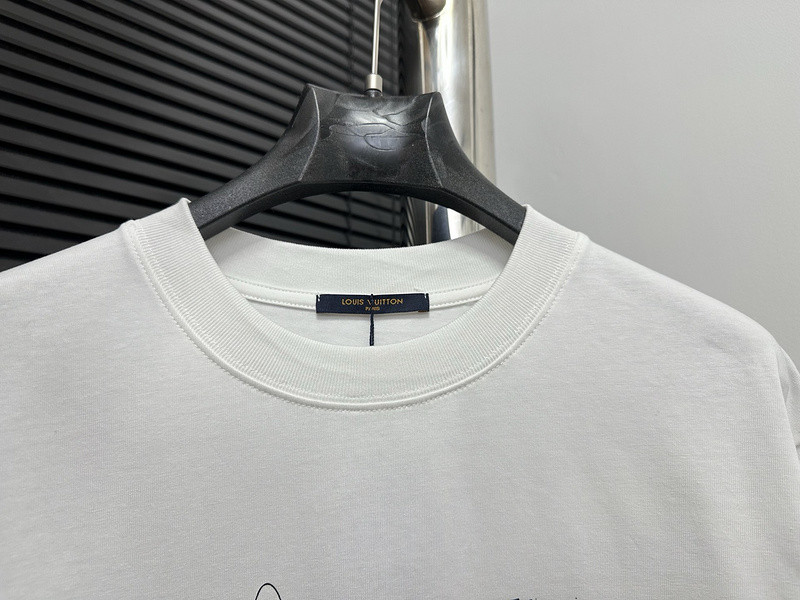 Ba1en*iaga clothes