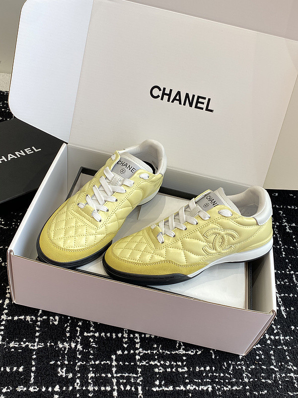 Ch**el sneaker