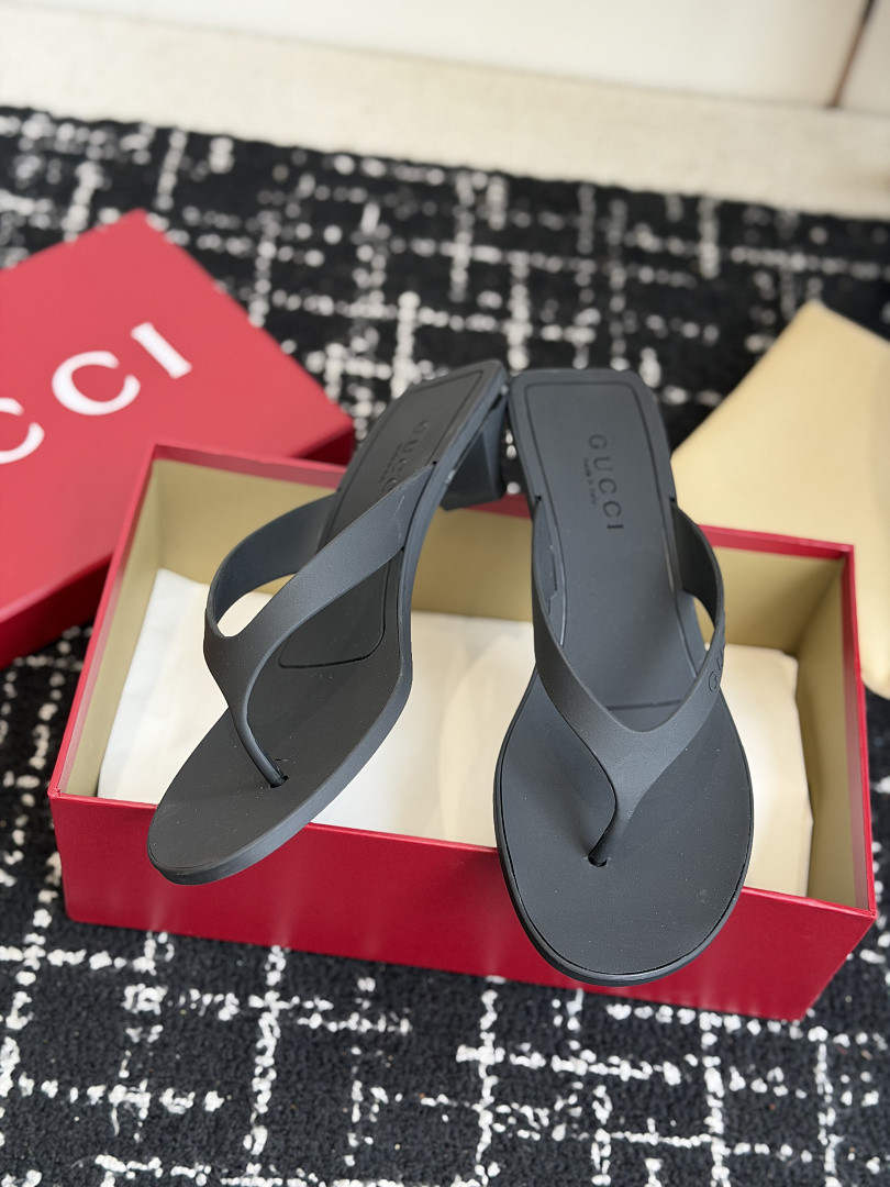 Gvc*1 SANDALS