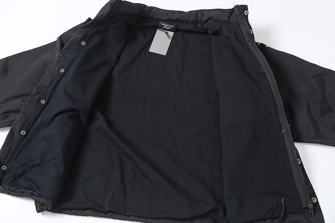 Ba1en*iaga Clothes