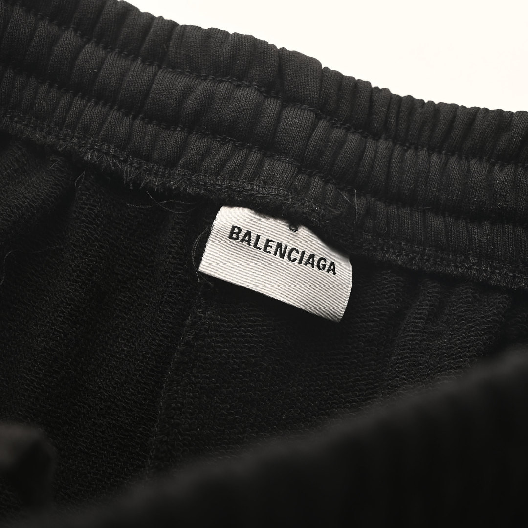 Ba1en*iaga Clothes