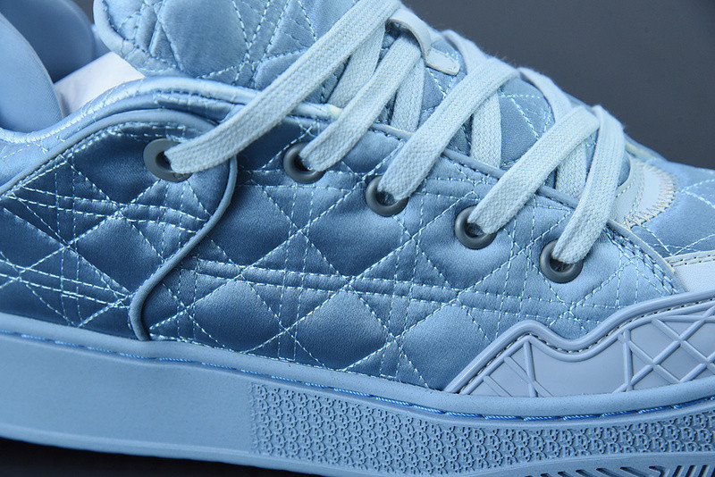 dio* sneaker