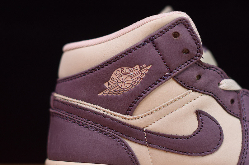 air jordan 1 mid "purple dust" 555112-500