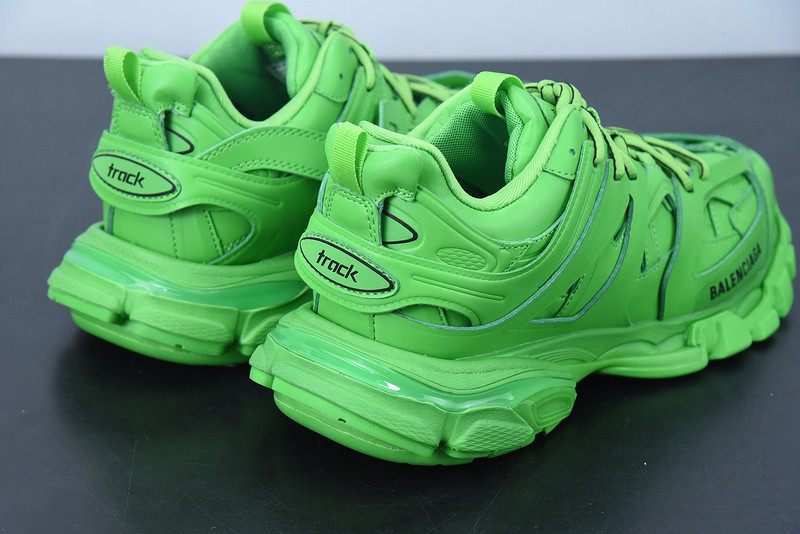 bc track sneaker