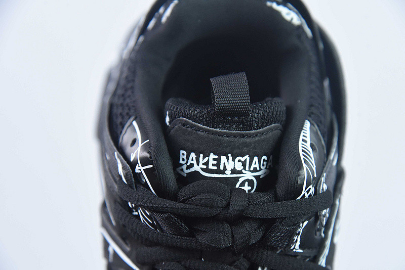 bc track sneaker