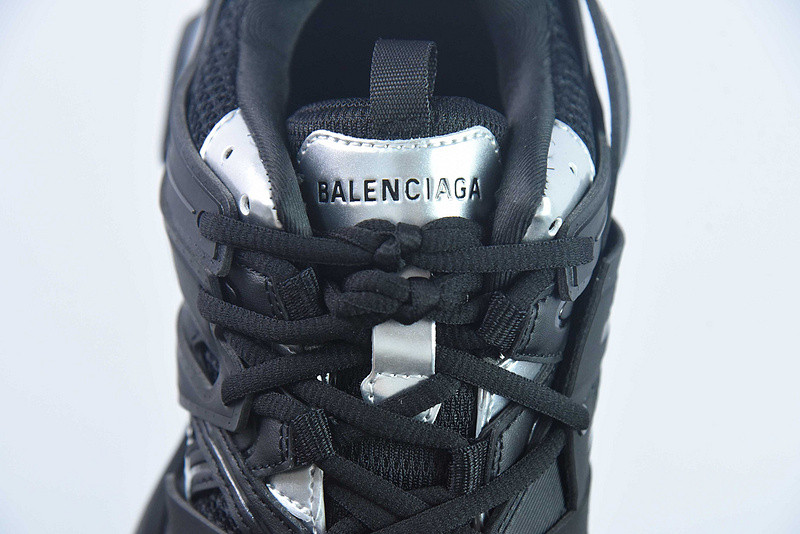 bc track sneaker