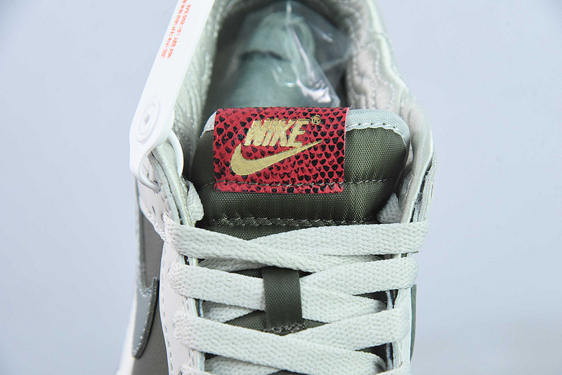 Nike Dunk Low “Year of the Snake” HV5980-231