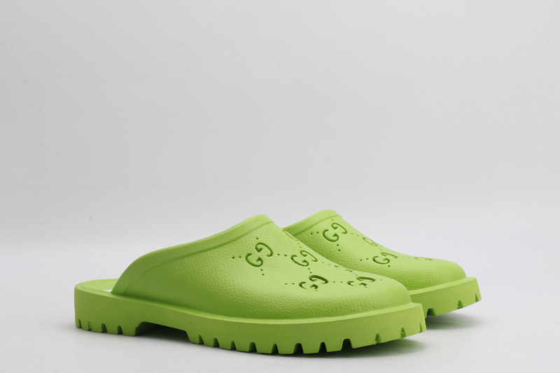 g*u*i sandals low