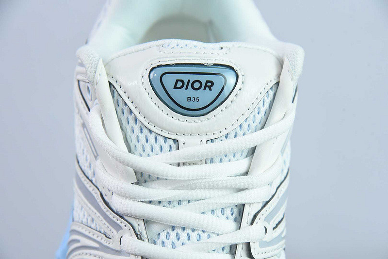 DIO* SNEAKER