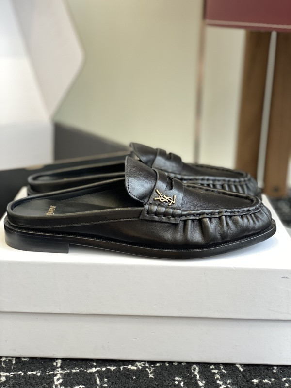 Sa1nt Lau*nt sneaker