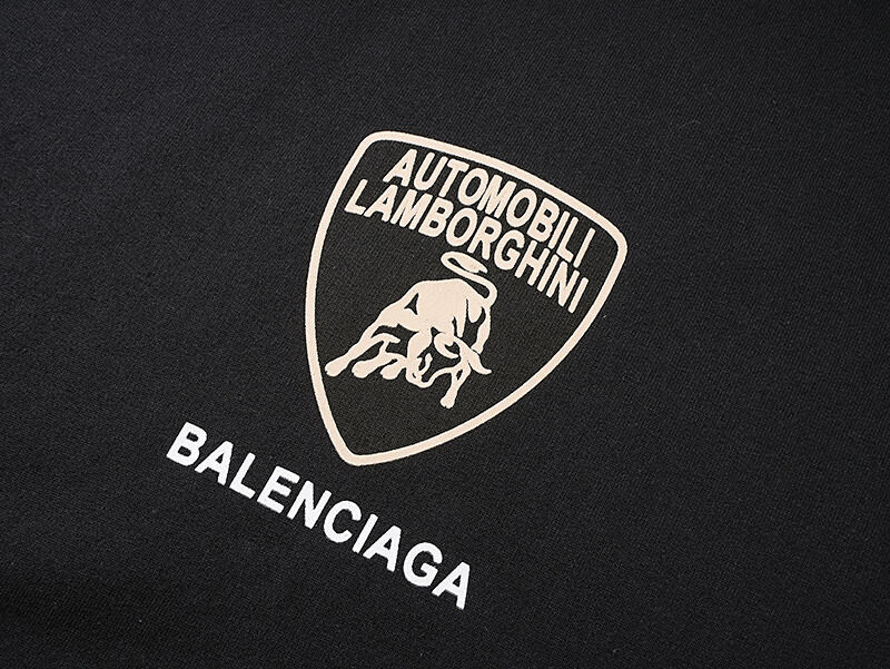 Ba1en*iaga clothes