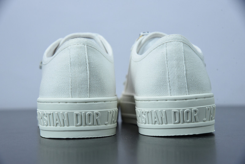 dio* low-top walk