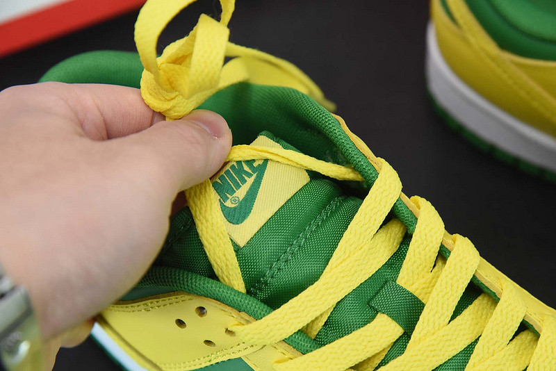 nike dunk low “reverse brazil” dv0833-300