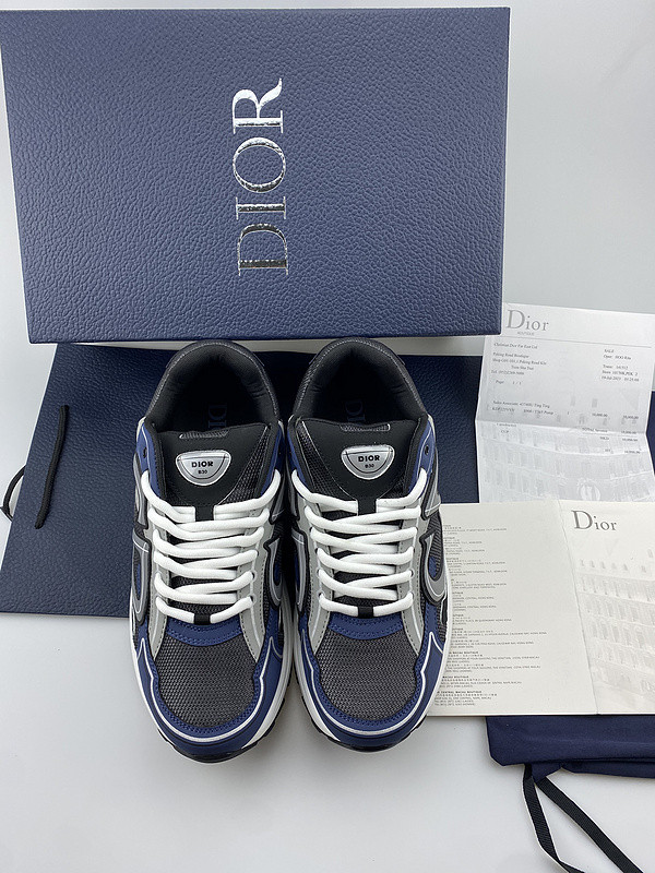 dio* sneaker