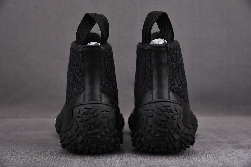 dio* sneaker