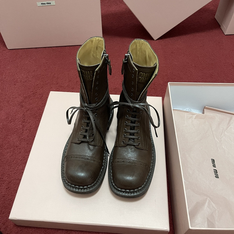 M1um1u sneaker