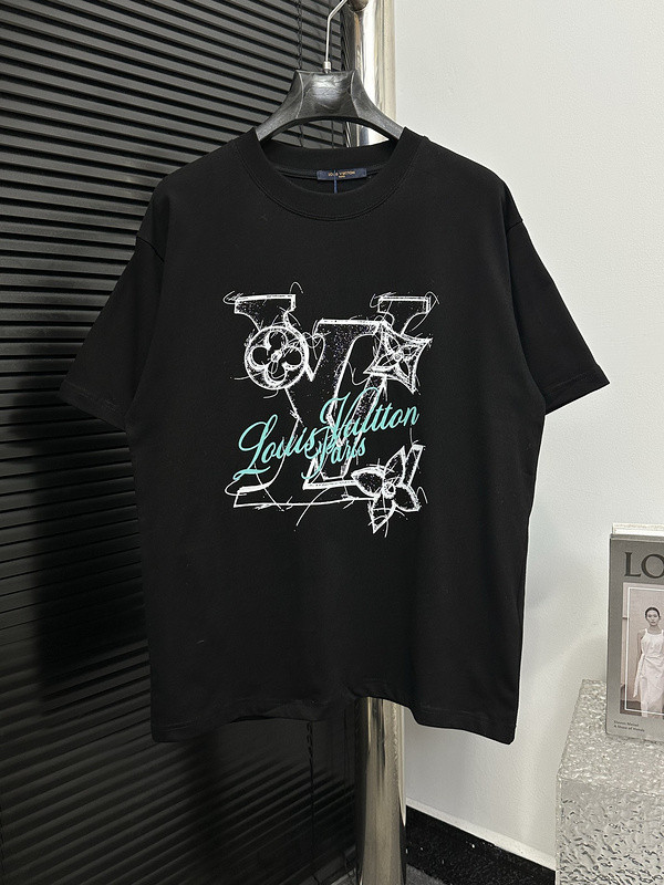 Ba1en*iaga clothes