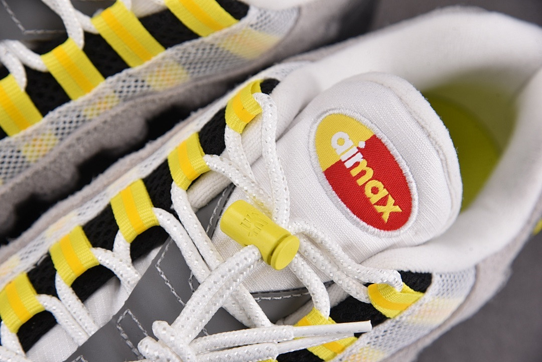 Nike x Undefeated Air Max 95 