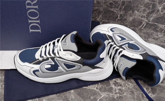 dio* sneaker