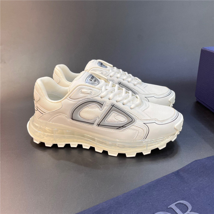 dio* sneaker