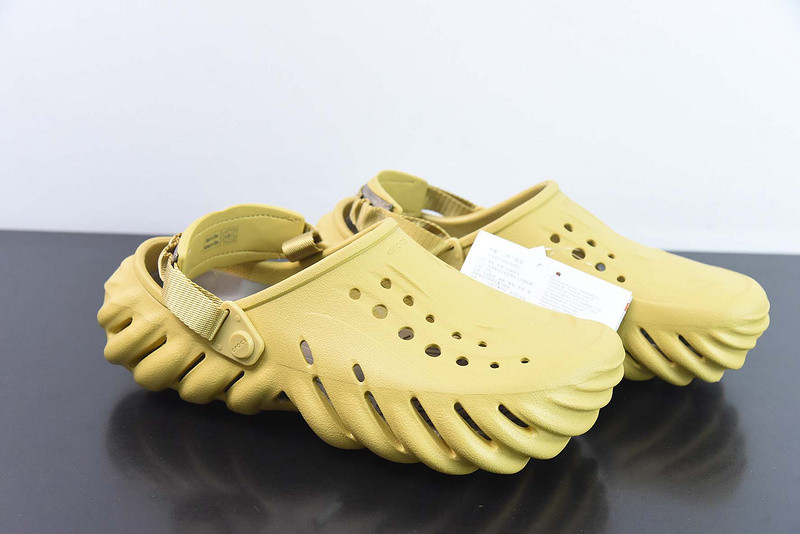 Cr*0*s echo clog desert grass