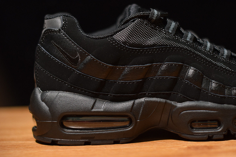 nike air max 95 triple black 609048-092