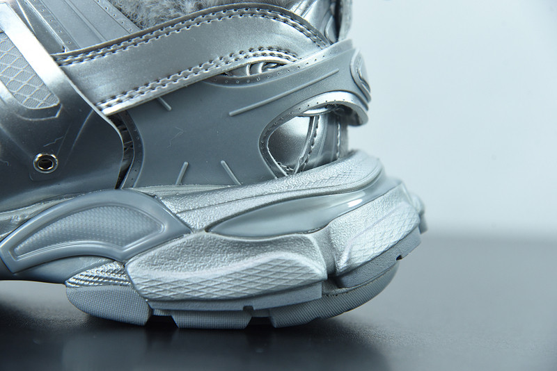 bc track sneaker
