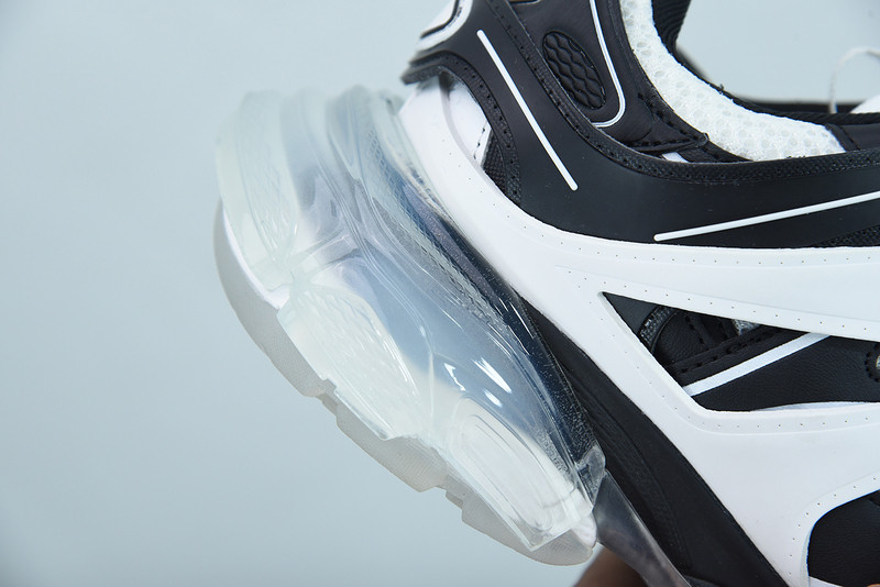bc track sneaker
